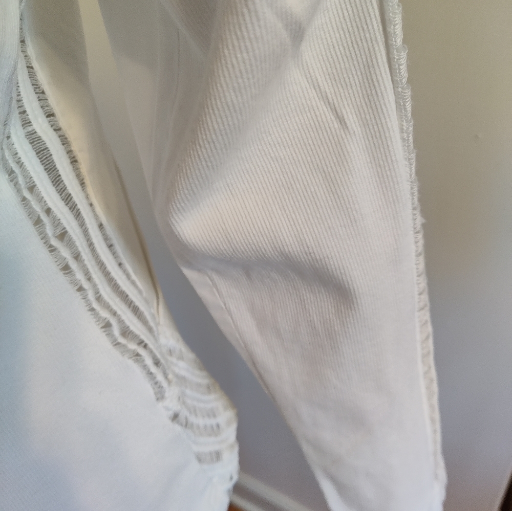 Chico's Zenergy white zip light weight jacket - Picture 6 of 9